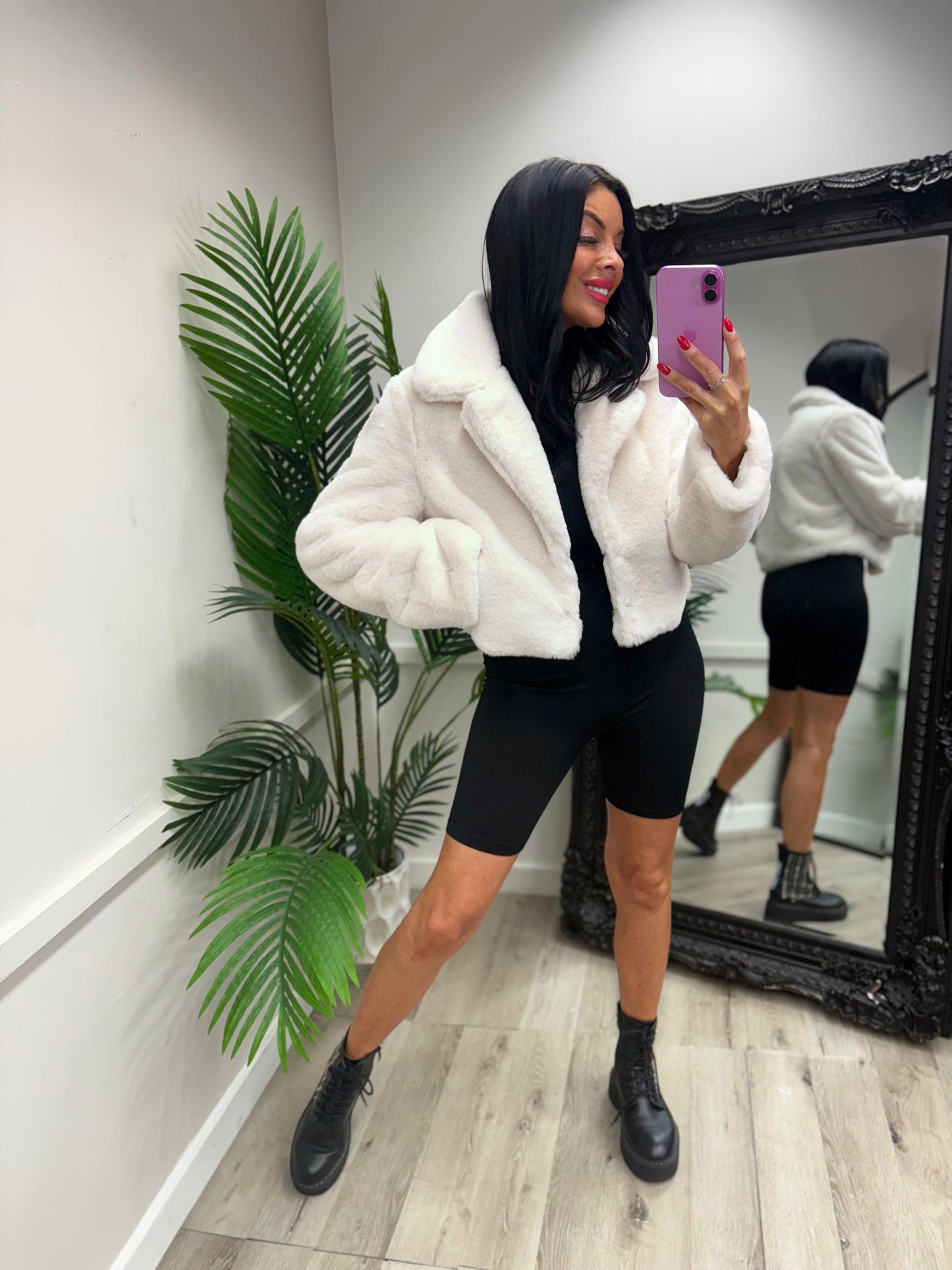 PRE ORDER - Arriving 11th Aug)Tanya Faux Fur Jacket - White