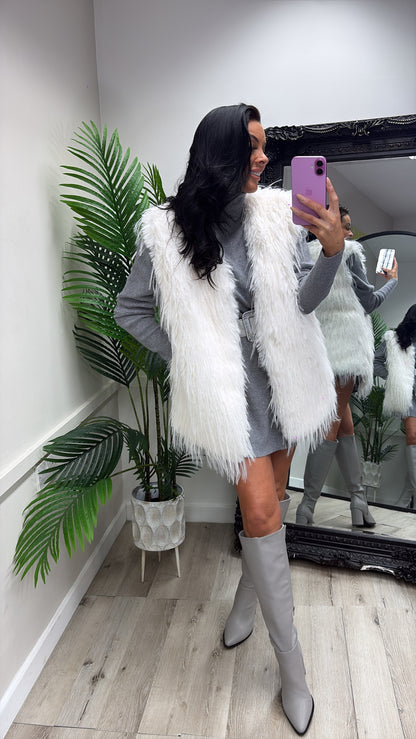 Fluffy Gilet - White