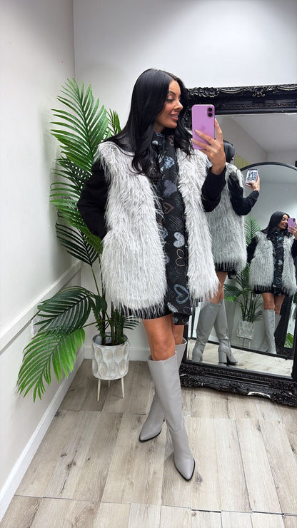 Fluffy Gilet  - Grey