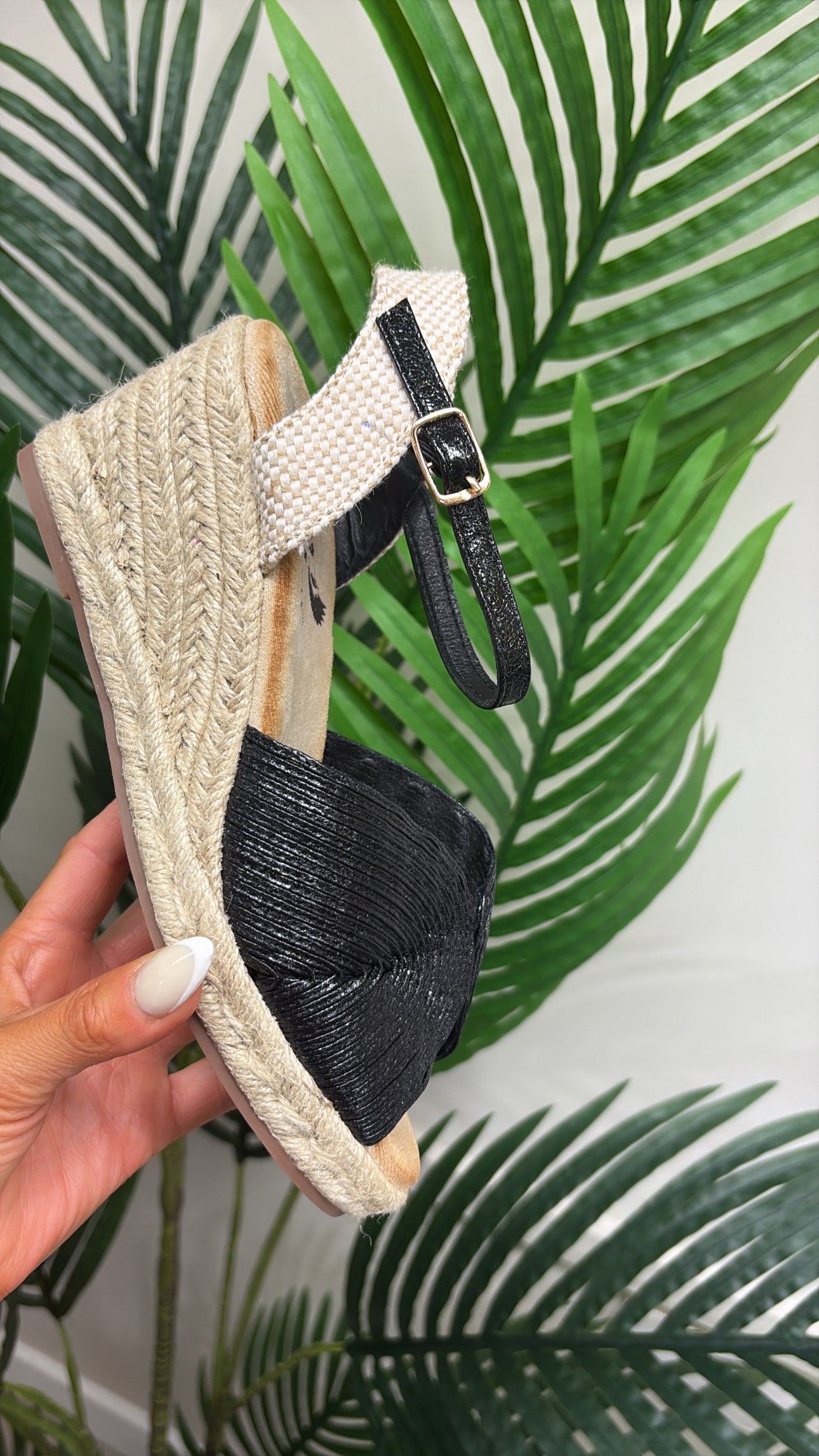 Angel Wedges - Black