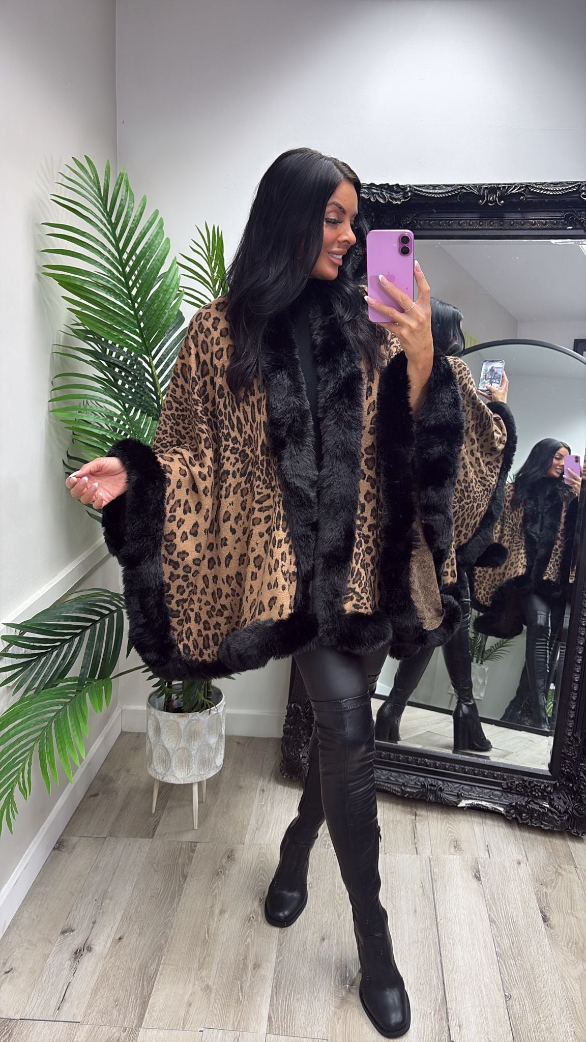 Leopard Cape - Black